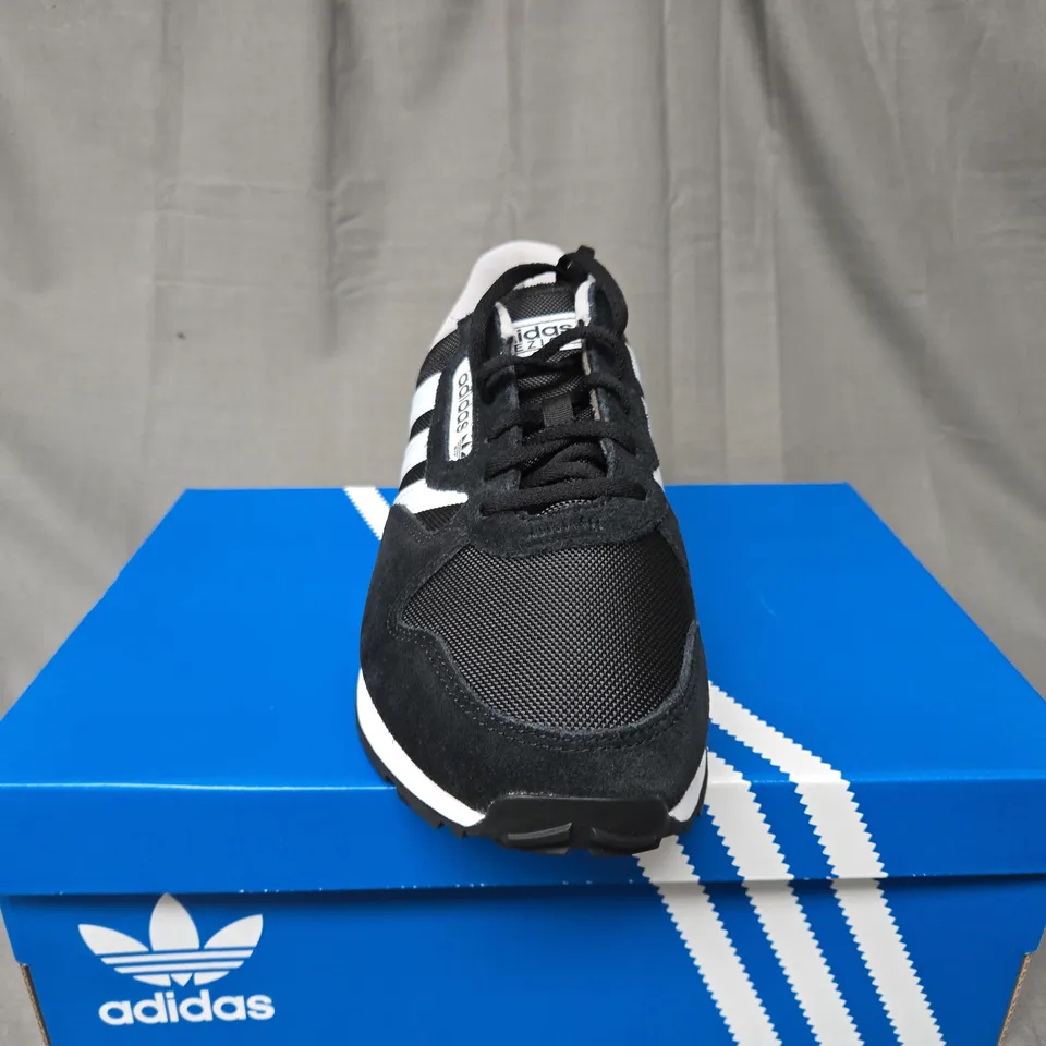 BOXED ADIDAS TREZIOD 2 BLACK TRAINERS - UK 10