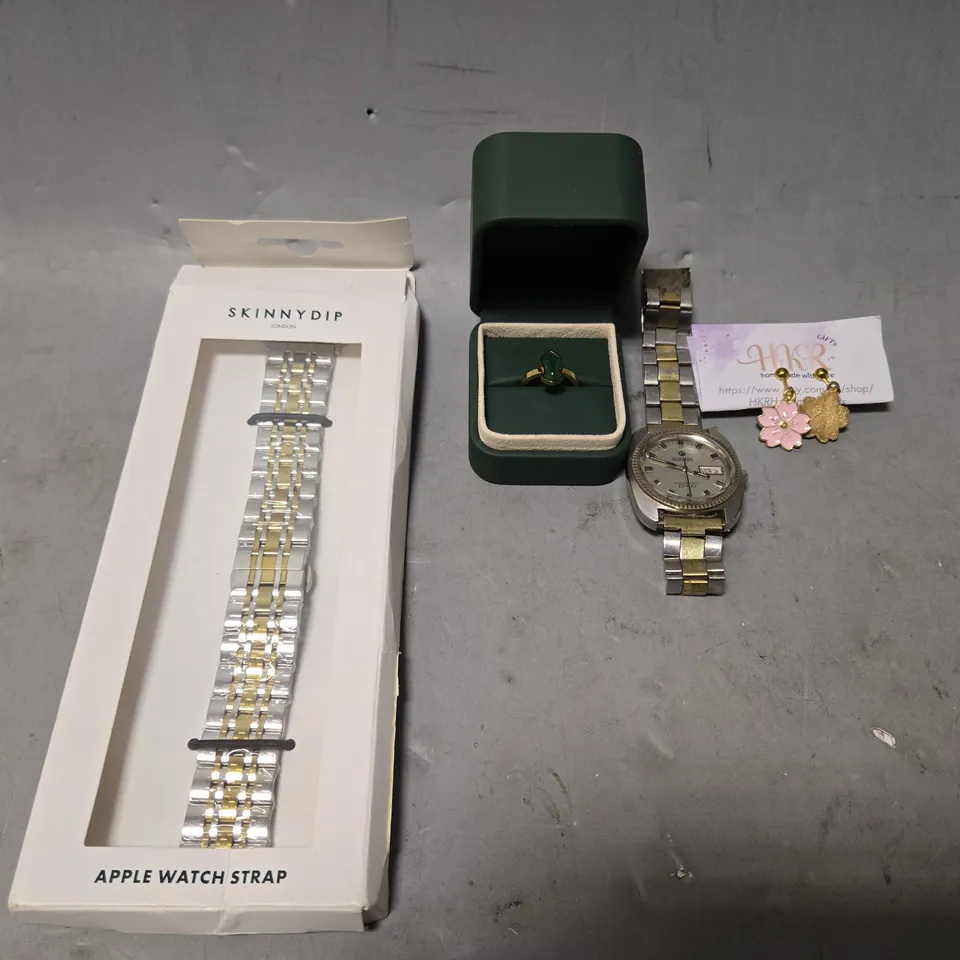 APPROXIMATELY 15 ASSORTED JEWELLERY ITEMS TO INCLUDE - WATCHES, RING , EARRINGS ETC