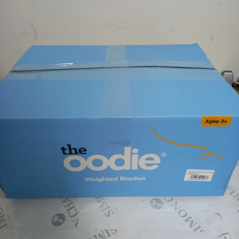 BOXED THE OODIE WEIGHTED BLANKET IN BLUE - 6.8kg