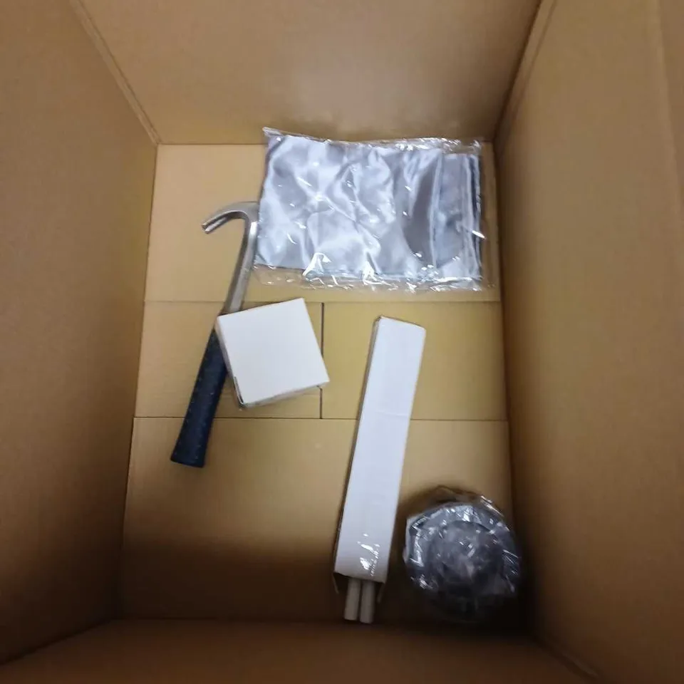 LOT OF APPROX 7 ASSORTED HOUSEHOLD ITEMS TO INCLUDE HOT WATER BOTTLE , HANGERS , HOT MELT GLUE STICKS, OLYMPIA ROUND DISHES, ETC