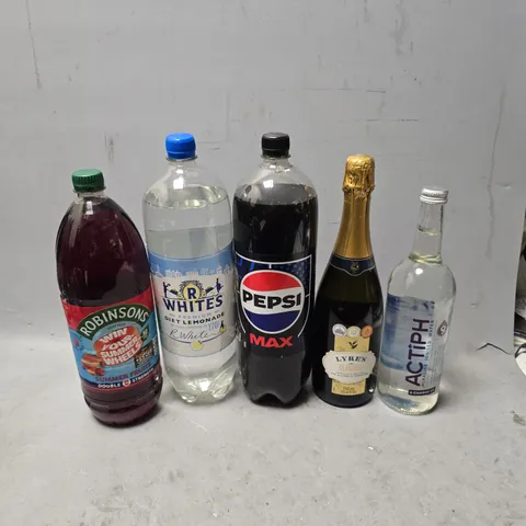 APPROXIMATELY 10 ASSORTED DRINKS ITEMS TO INCLUDE - PEPSI MAX , ROBINSONS SUMMER FRUITS ETC