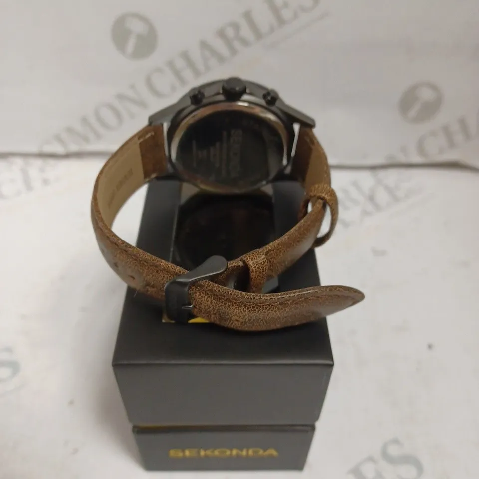 BOXED SEKONDA GENTS BLACK DIAL SPORTS WATCH WITH GENUINE LEATHER STRAP - JAPAN MOVEMENT - 5ATM. 