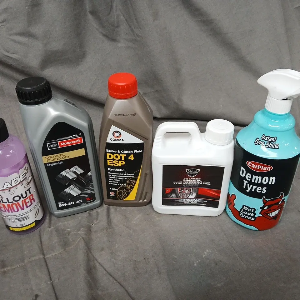 APPROXIMATELY 12 ASSORTED LIQUIDS TO INCLUDE ENGINE OIL, CARPLAN DEMON TYRES, TYRE DRESSING, ETC - COLLECTION ONLY
