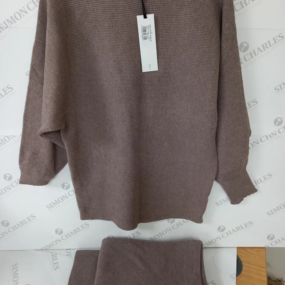 WILDFLOWER RIBBED KNITTED LOUNGE SET IN MOCHA - M/L