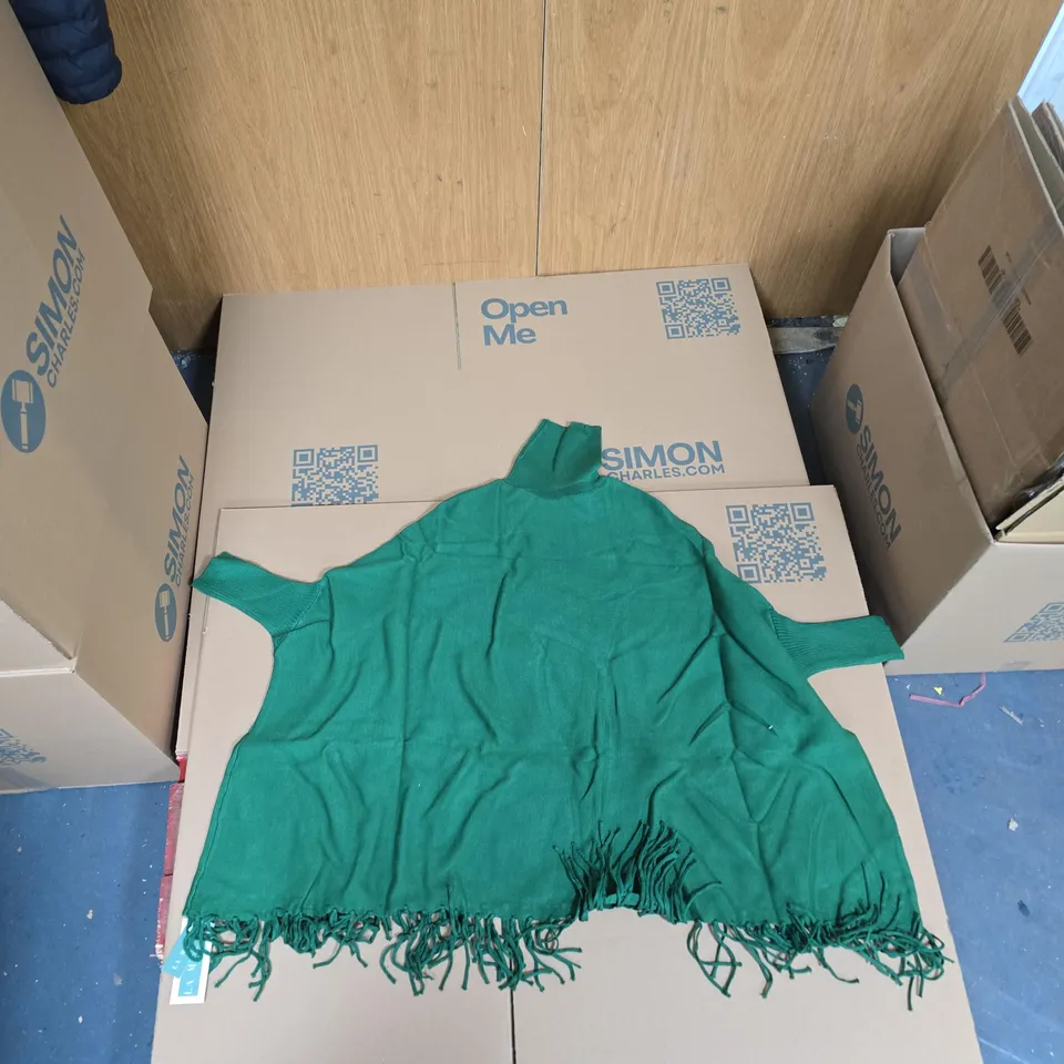 BOX OF APPROXIMATELY 15 ASSORTED CLOTHING ITEMS TO INCLUDE: LA MAREY JUMPER 