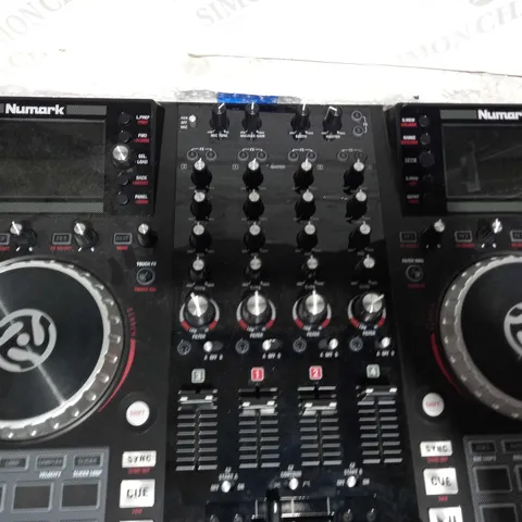 NUMARK INTELLIGENT DUAL-DISPLAY CONTROLLER FOR SERATO DJ
