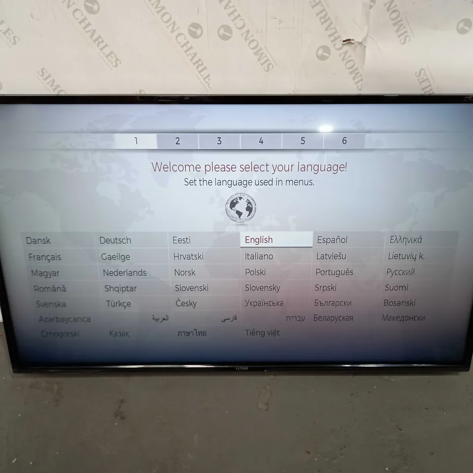 BOXED LUXOR 43 INCH 4K UHD , FREEVIEW PLAY, SMART TV RRP £299