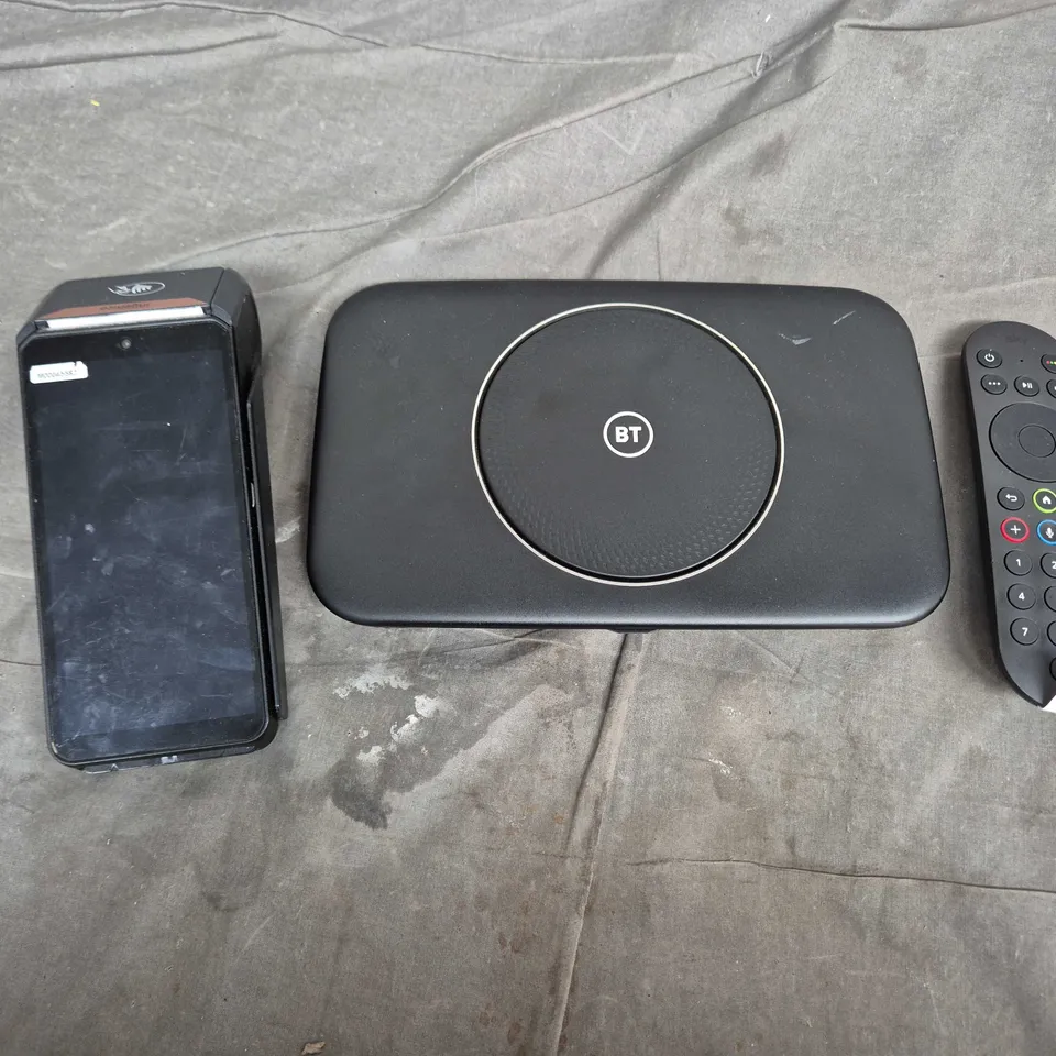 APPROXIMATELY 15 ASSORTED HOUSEHOLD PRODUCTS TO INCLUDE WIFI ROUTER, SKY TV REMOTE, CONTACTLESS PAY MACHINE ETC