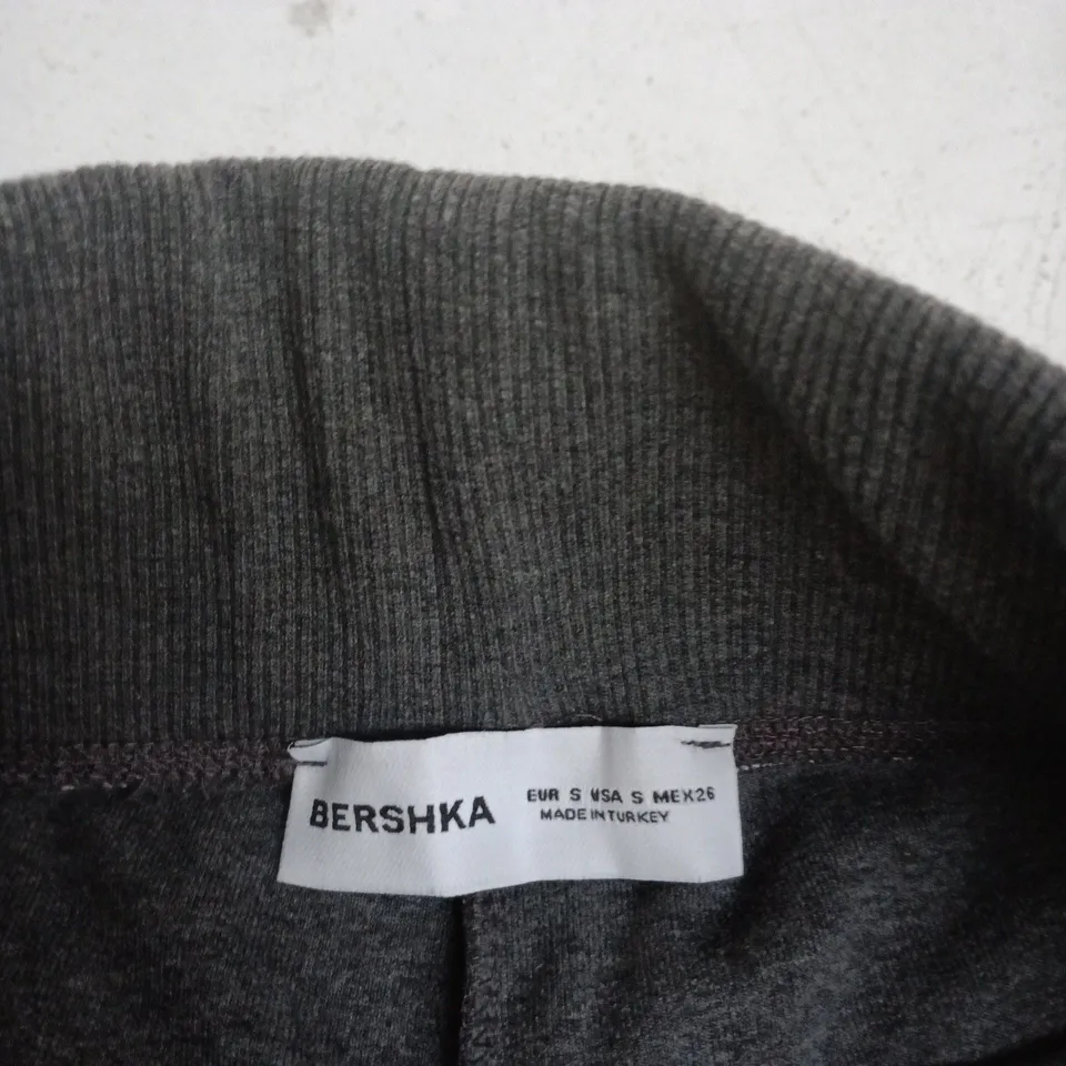 BERSHKA GREY JOGGER TROUSERS – EU S (US S, MEX 26)