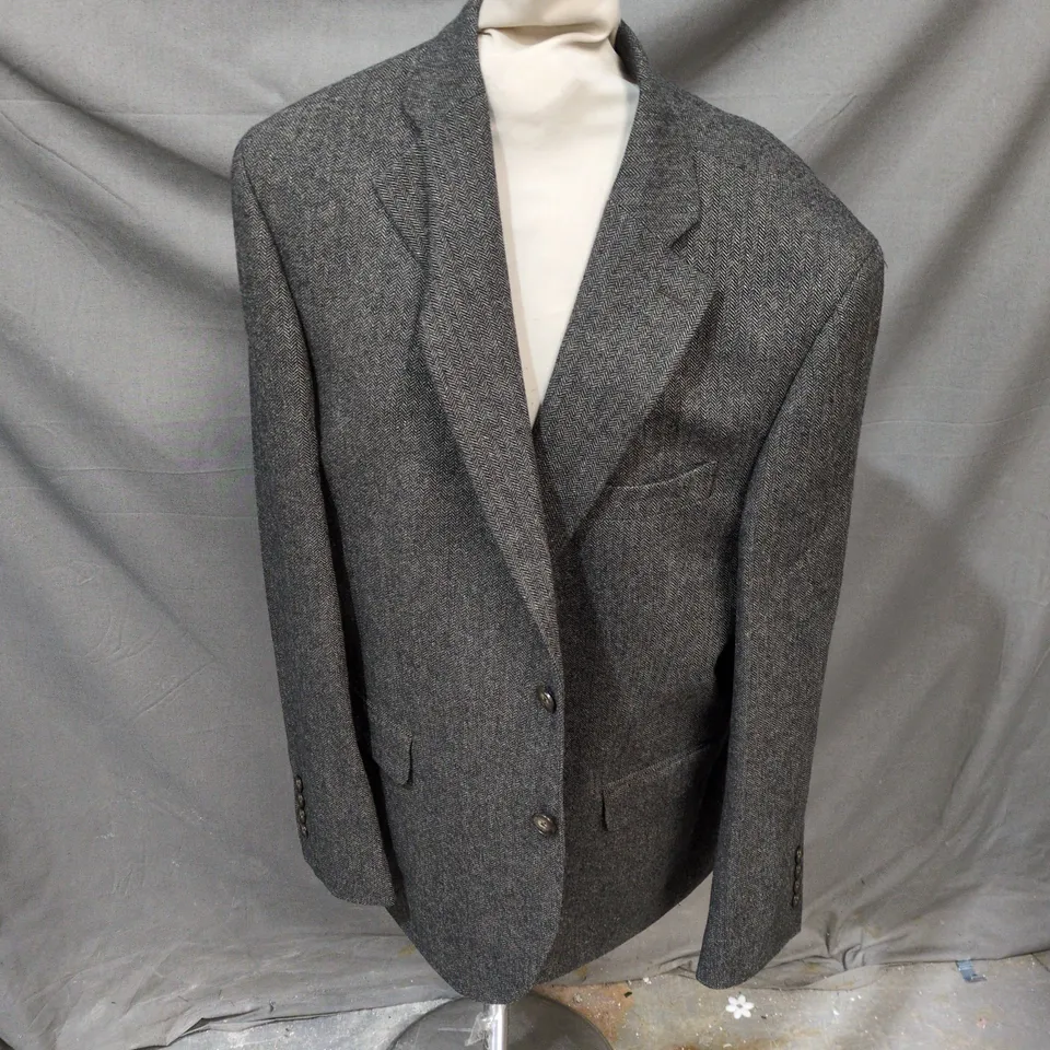 MOSS TAILORED FIT GREY HERRINGBONE JACKET – UK 44S