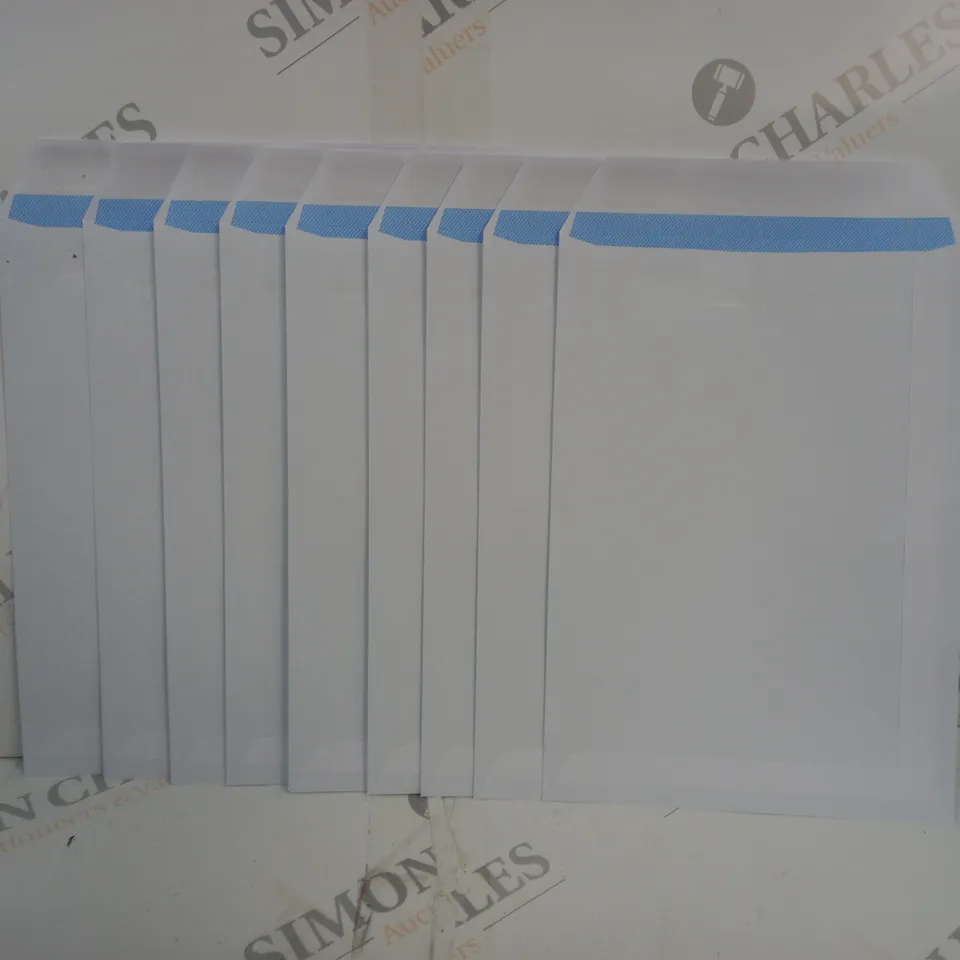 BOX OF APPROXIMATELY 500 PURELY EVERYDAY WHITE ENVELOPES (229X162MM)