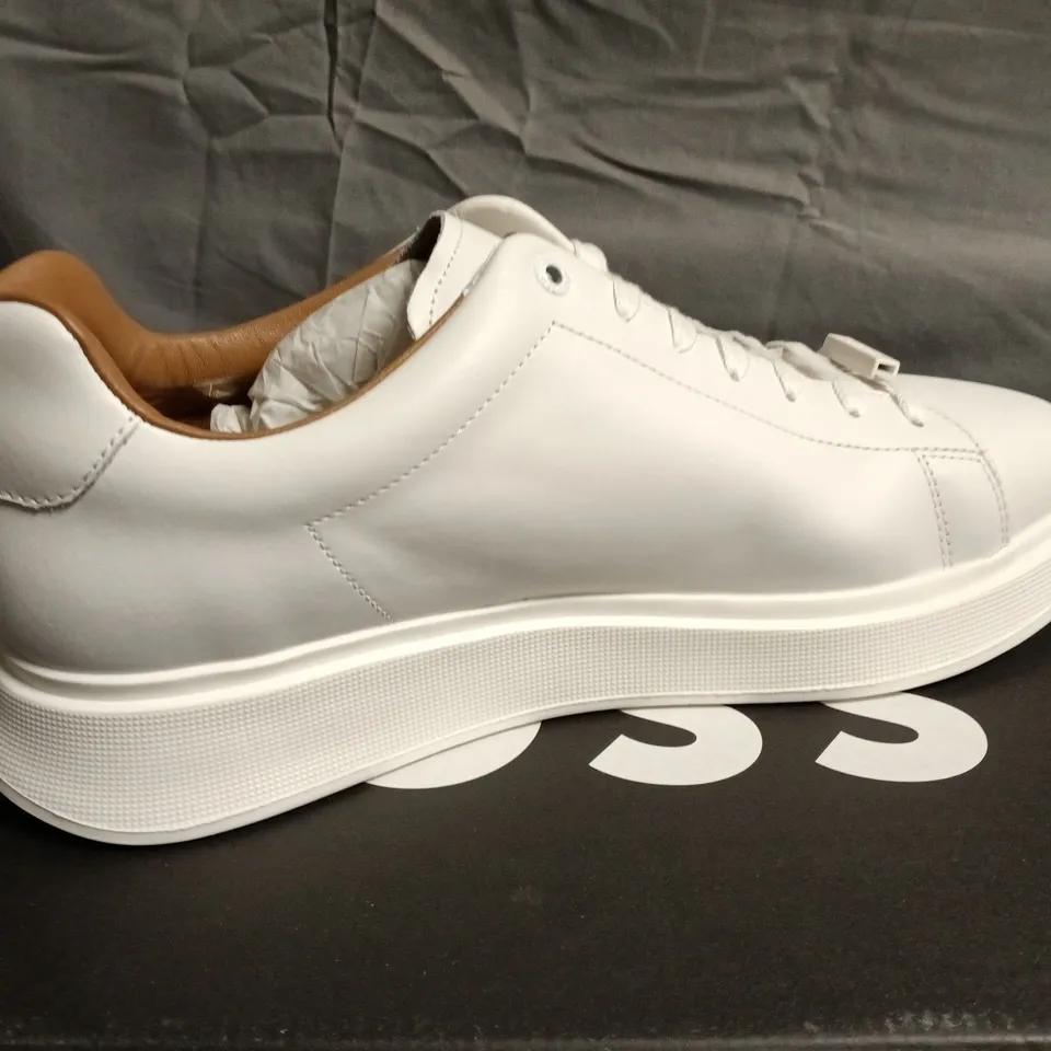 HUGO BOSS WHITE LEATHER TRAINERS– UK 10 (EU 44)