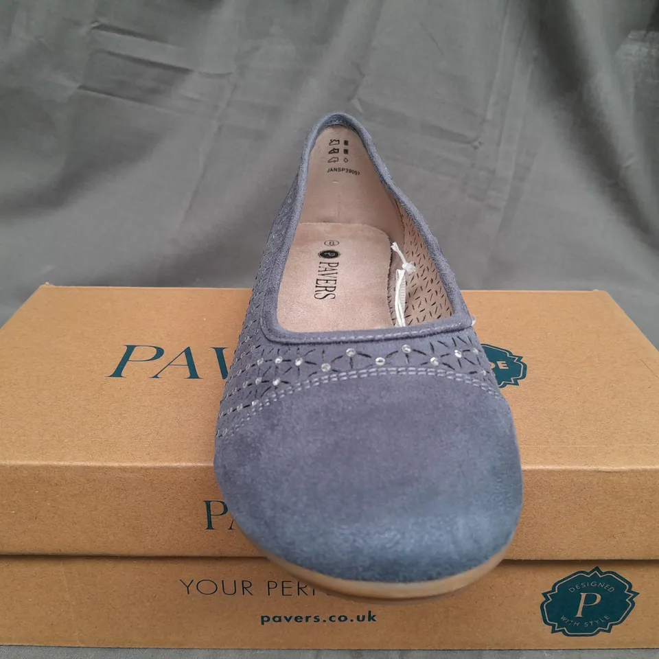 BOXED PAVERNS WIDE OPEN TOP SLIP ON SHOES IN DENIM - UK 8