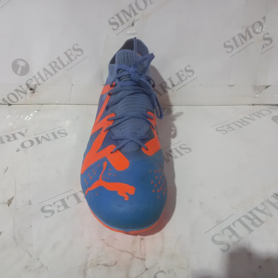 BOXED PAIR OF PUMA FOOTBALL BOOTS IN BLUE/ORANGE UK SIZE 4