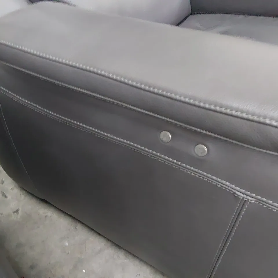 QUALITY ITALIAN DESIGNER AVOLA POWER RECLINING LOUNGE SUITE COMPRISING TWO SEATER SOFA, TWO EASY CHAIRS & STORAGE FOOTSTOOL 