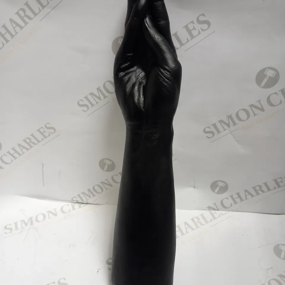 13" BLACK SILICONE POINTED HAND