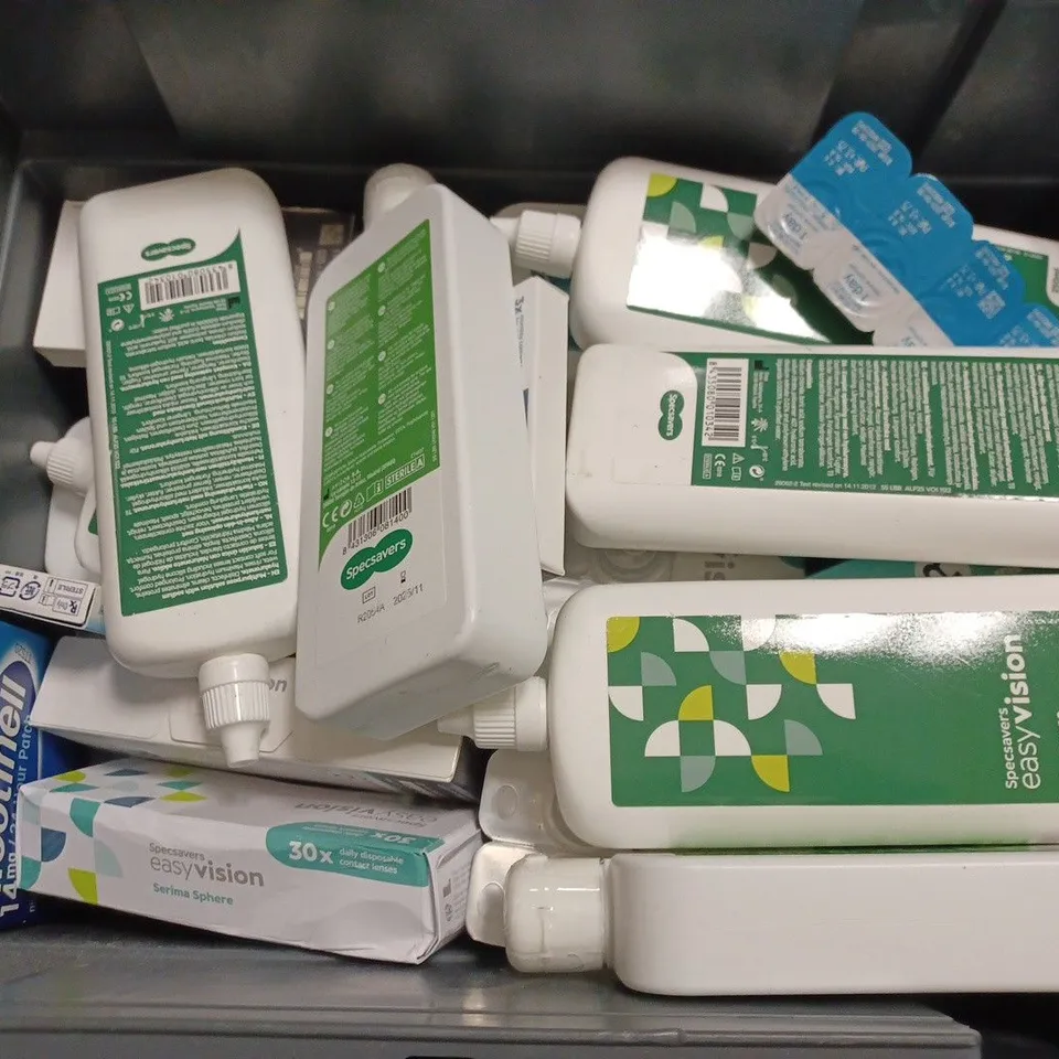 BOX OF APPROX 20 ASSORTED VISION CARE ITEMS TO INCLUDE - SPECSAVERS EASY VISION ALL PURPOSE - OTE SENSATION ALL IN ONE - SPECSAVERS EASY VISION LINARIAL ECT
