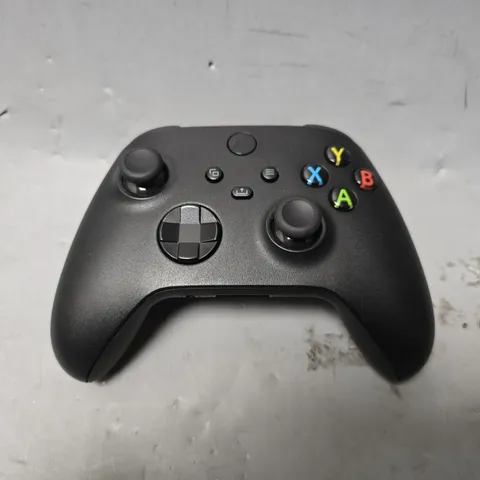 XBOX WIRELESS CONTROLLER IN BLACK