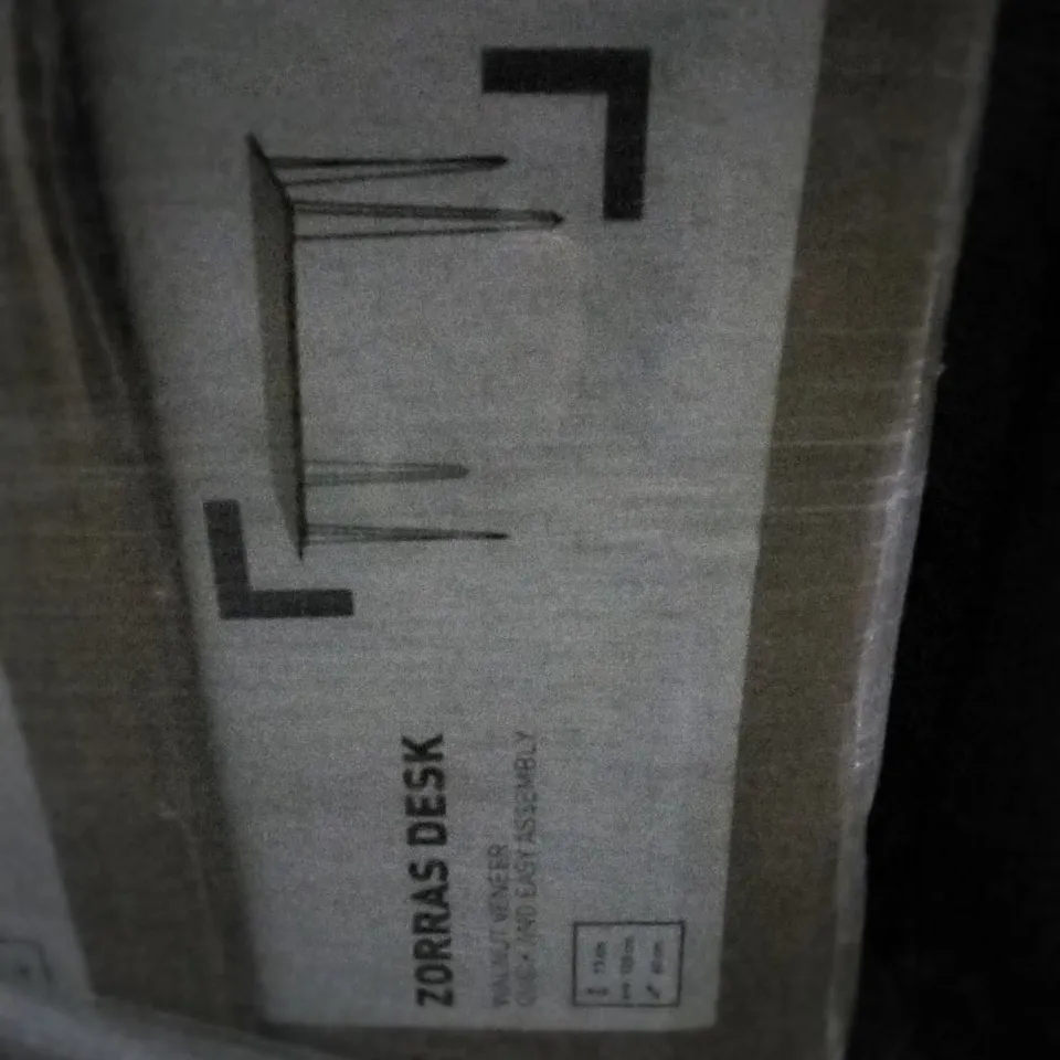 BOXED ZORRAS DESK 