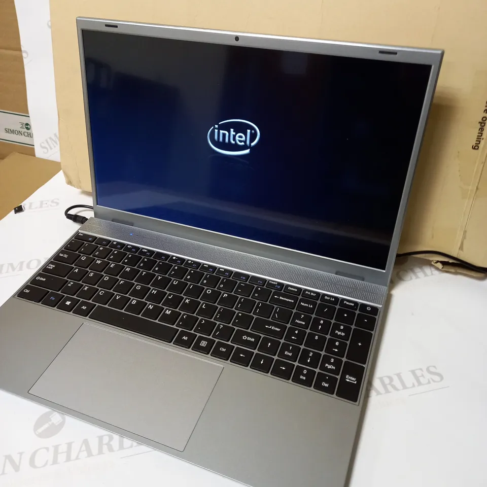 UNBRANDED LAPTOP APPROX 15" SCREEN 