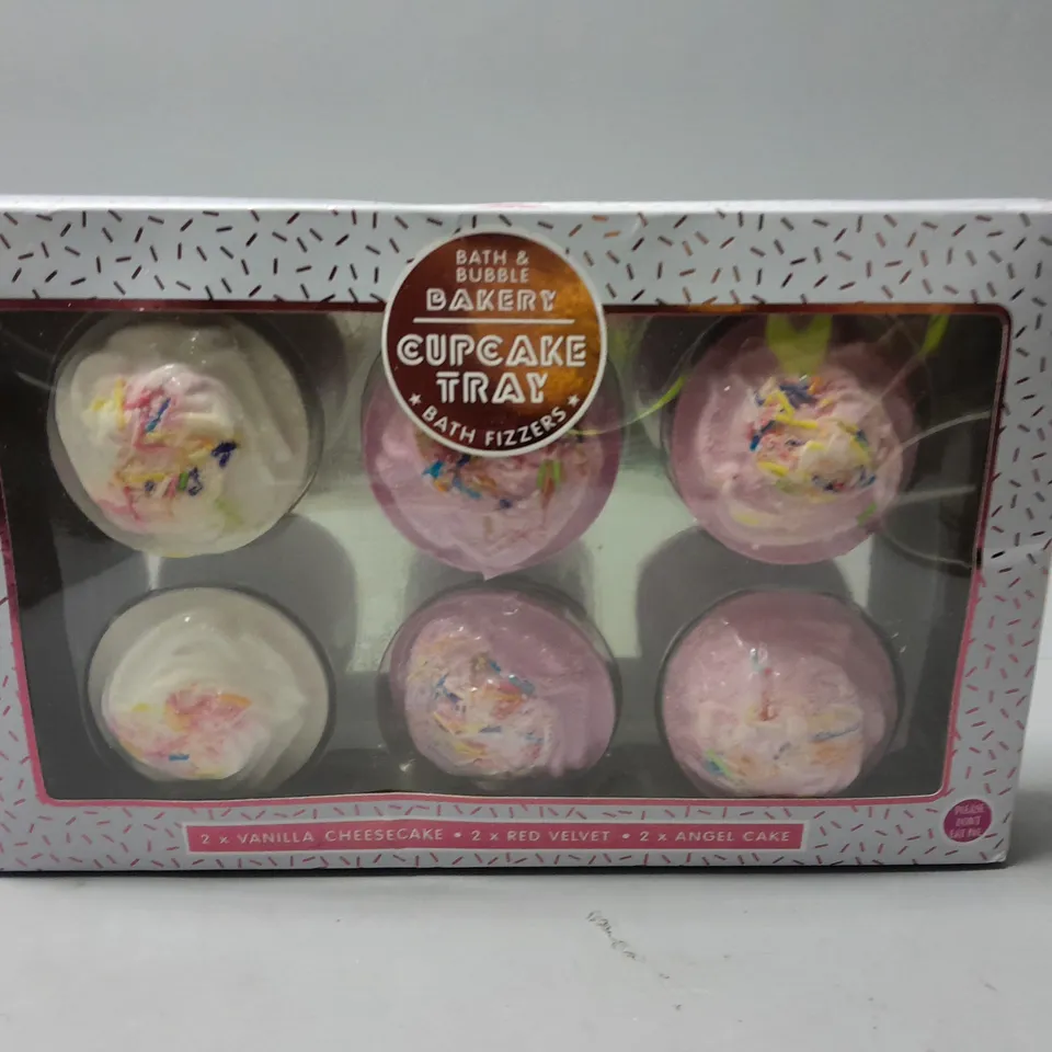 BOXED BATH AND BUBBLE CUPCAKE TRAY