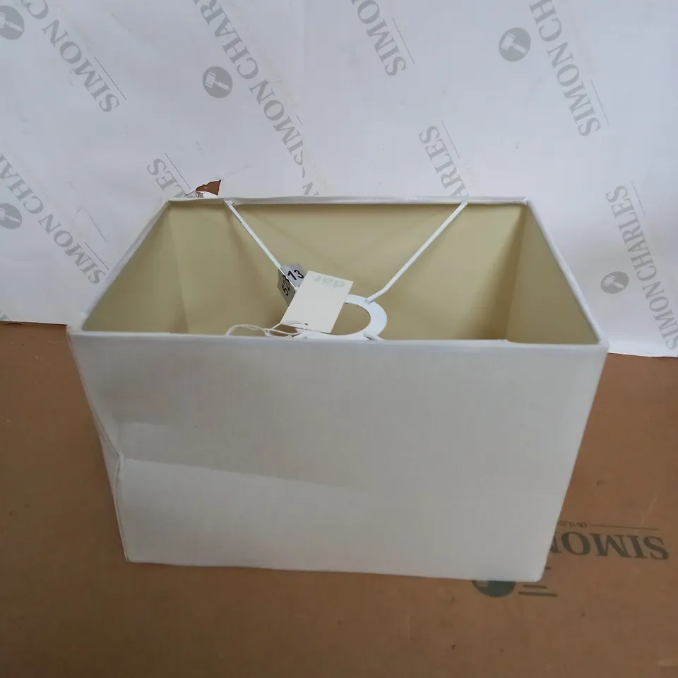 DAR IVORY TEXTURED LAMP SHADE