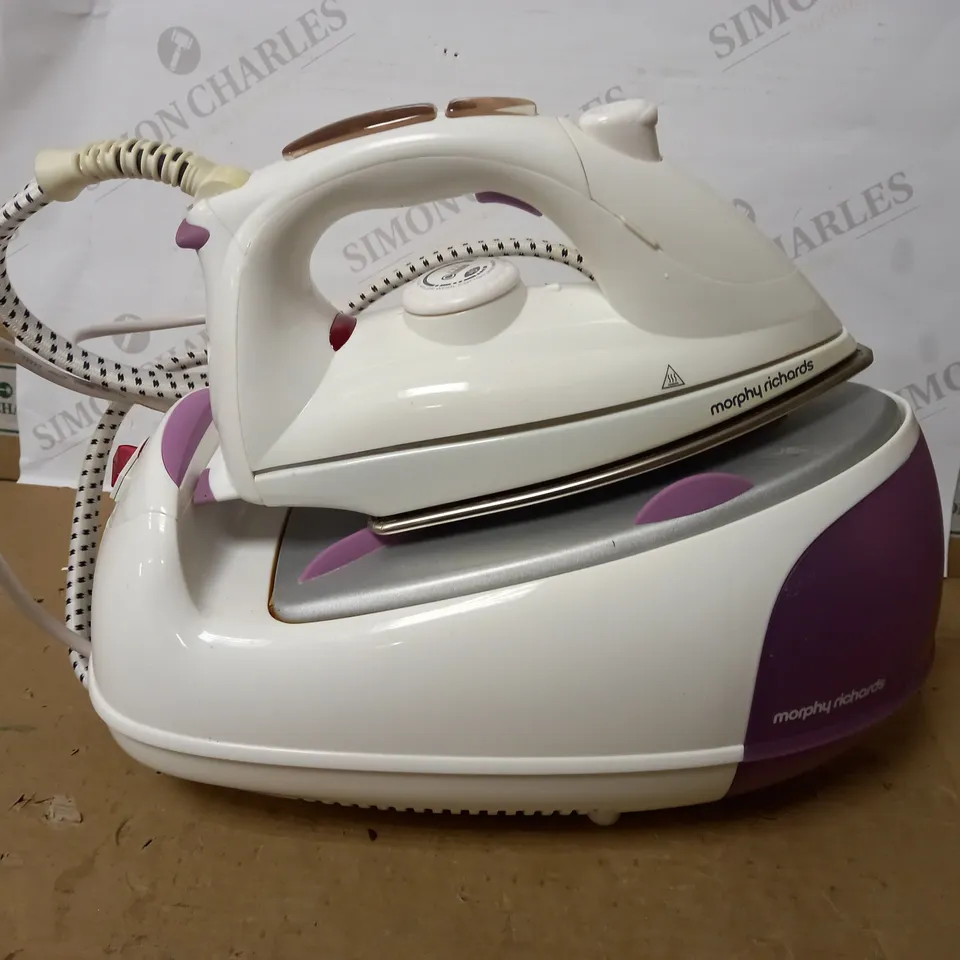 MORPHY RICHARDS JET STEAM GENERATOR IRON PINK/WHITE