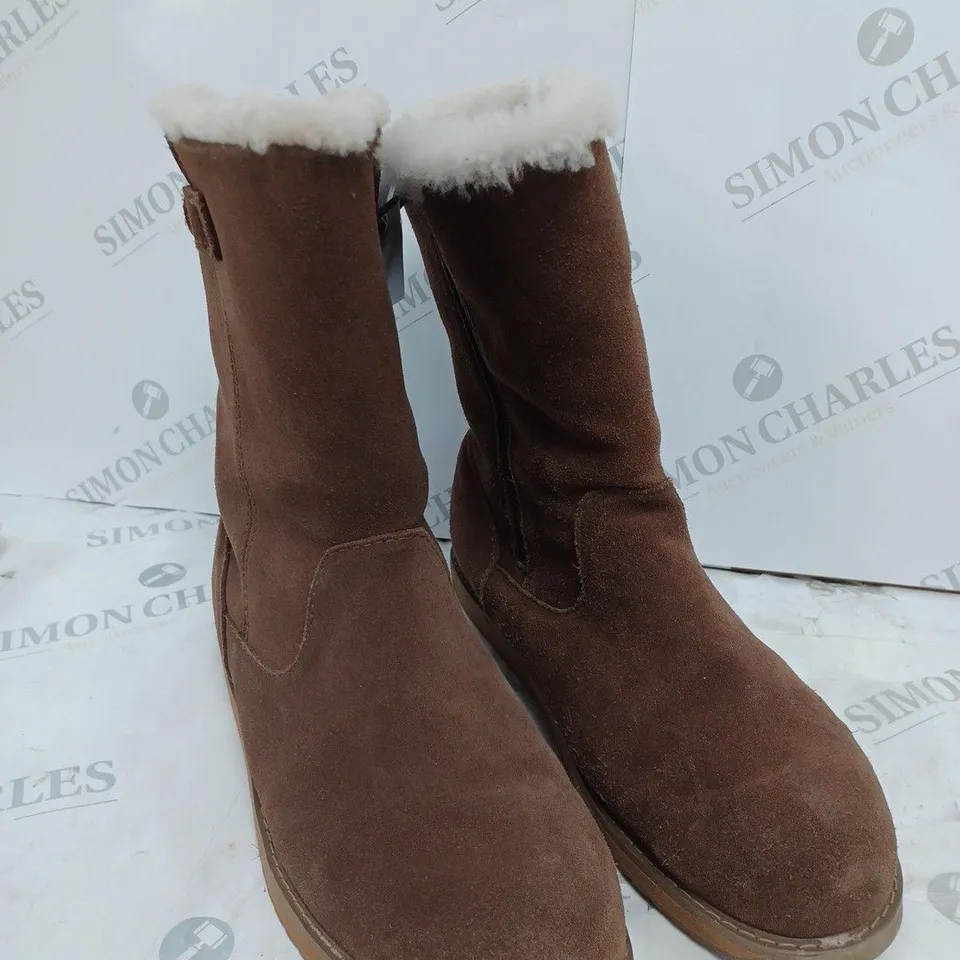 EMU AUSTRAILIA ELECTRA BOOTS - OAK - SIZE 8