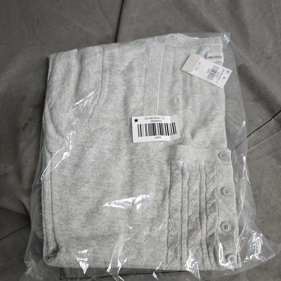 HOLLISTER GREY KNIT CARDIGAN, LARGE