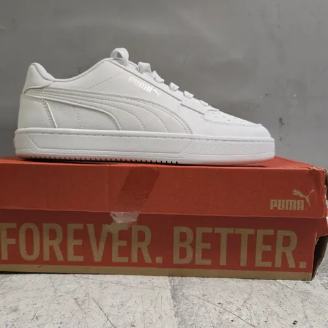 BOXED PAIR OF PUMA CAVEN 2.0 SHOES IN WHITE/SILVER SIZE UK 4