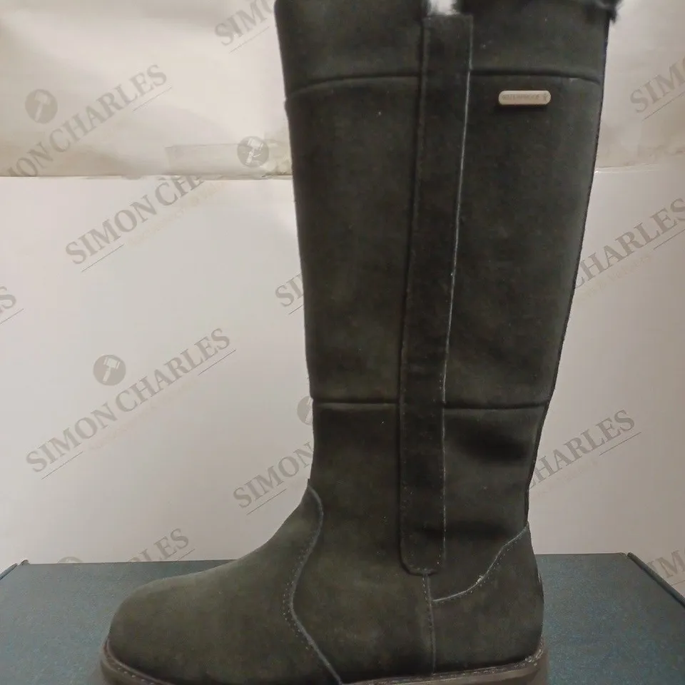 BOXED EMU ALL WEATHER WATERPROOF COLL SUEDE SHEEPSKIN BOOTS, BLACK - SIZE 3