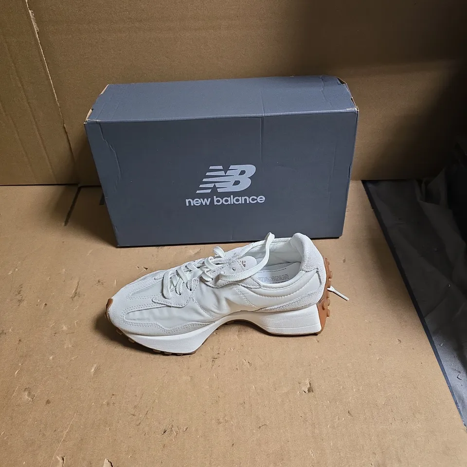 NEW BALANCE TRAINERS – WHITE/GREY WITH GUM SOLE - UK SIZE 4