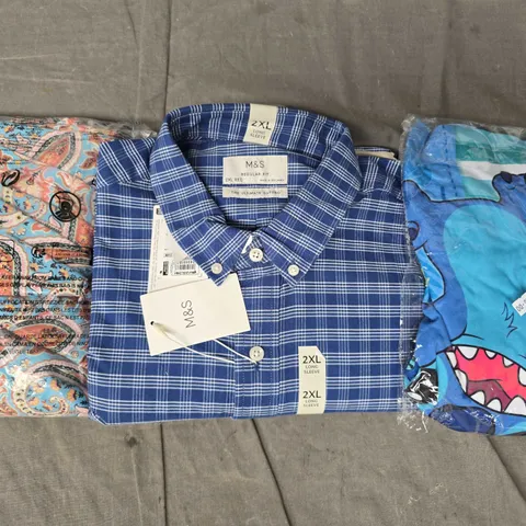 APPROXIMATELY 25 ASSORTED CLOTHING AND FASHION PRODUCTS IN VARIOUS STYLES AND SIZES - COLLECTION ONLY
