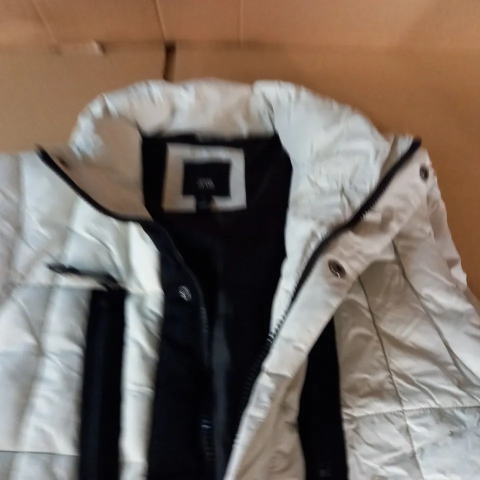 RIVER ISLAND WHITE PADDED BODY WARMER - L