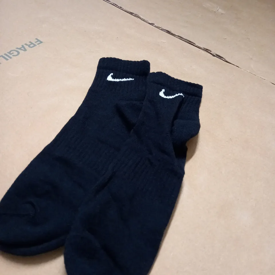 IN THE STYLE OF BLACK NIKE SOCKS 