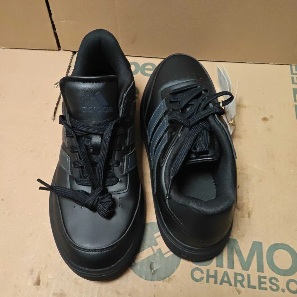 UNBOXED ADIDAS COURTBLOCK TRAINERS – BLACK, UK 6.5 (EU 40)