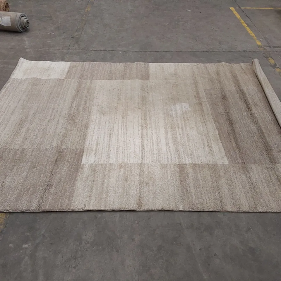 NANCY BEIGE RUG // SIZE: 240 X 330cm