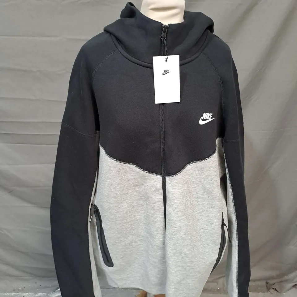 NIKE ZIP UP HOODIE IN BLACK/GREY SIZE XL