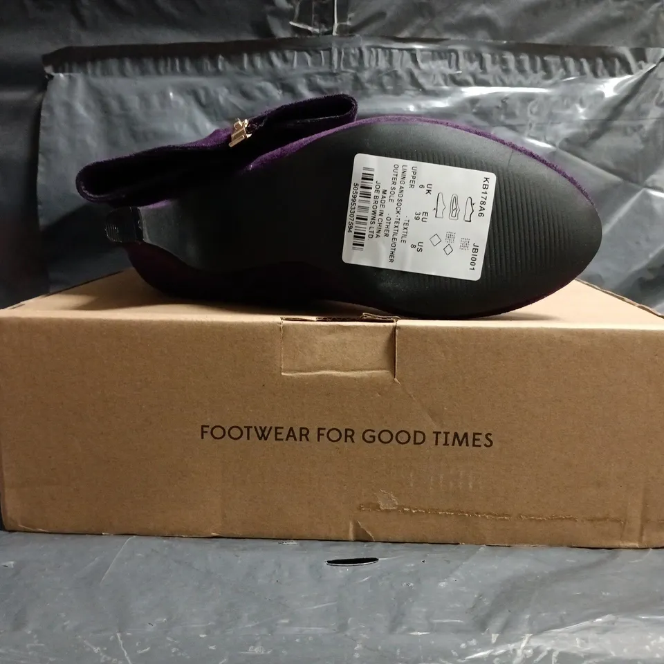 BOXED PAIR OF JOE BROWNS KNEE-HIGH HEELED BOOTS IN PURPLE SIZE UK 6
