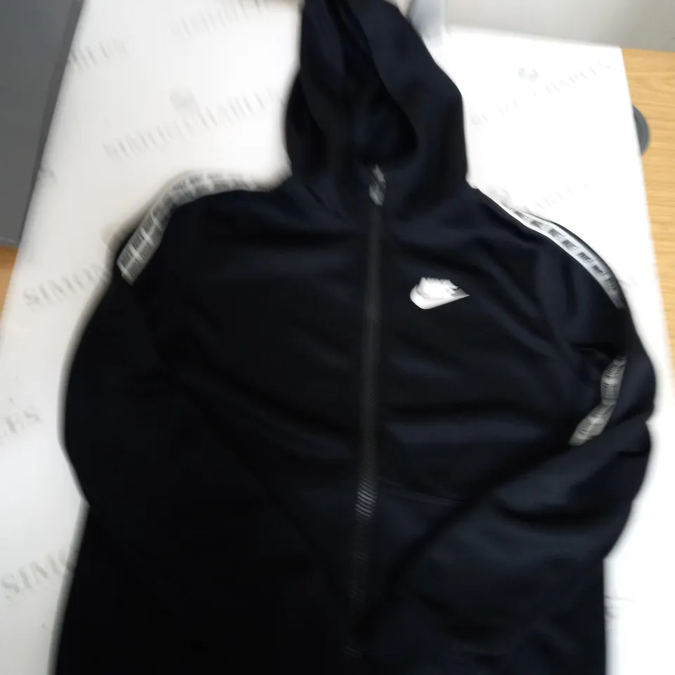 NIKE ZIPPED DRI-FIT JACKET SIZE 10-12 YEARS