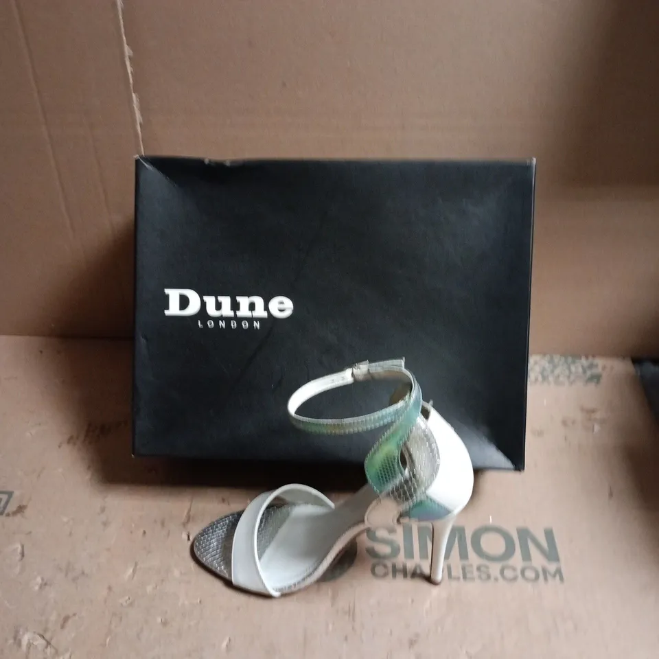 DUNE LONDON WOMEN'S WHITE & SILVER STRAPPY HEELED SANDALS - EUR SIZE 38