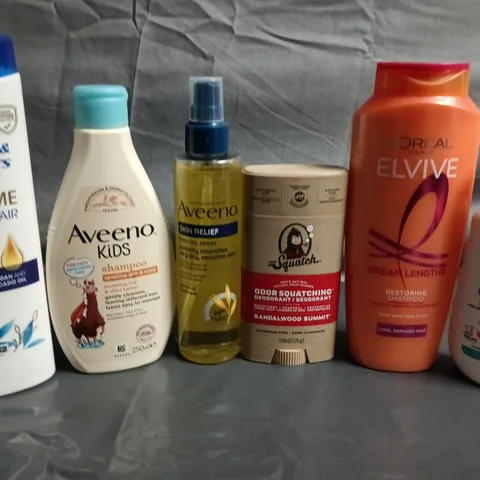 APPROXIMATELY 15 ASSORTED HEALTH & BEAUTY PRODUCTS TO INCLUDE HEAD AND SHOULDERS, AVEENO AND L'OREAL