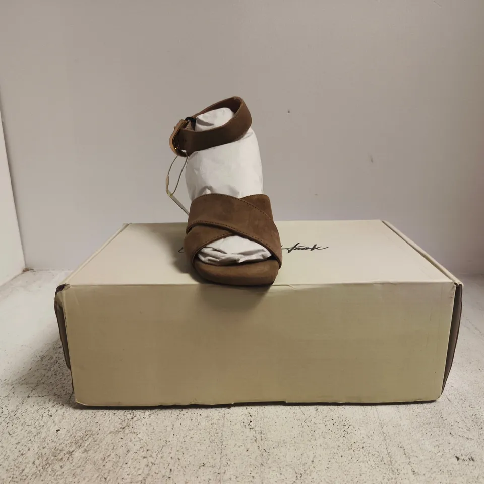 BOXED PAIR OF OFF THE HOOK RUBY OPEN TOE BLOCK HEEL SANDALS IN OLIVE SIZE UK 4