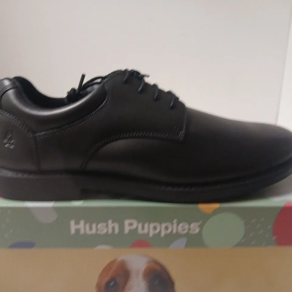 BOXED PAIR OF  HUSH PUPPIES BLACK LEATHER OXFORD SHOES - UK 9