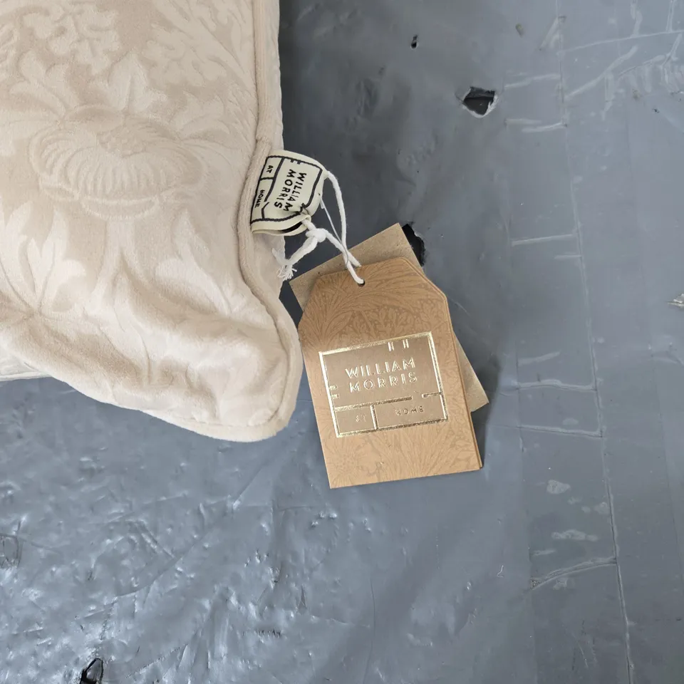 WILLIAM MORRIS AT HOME CUSHION – CREAM DAMASK PATTERN