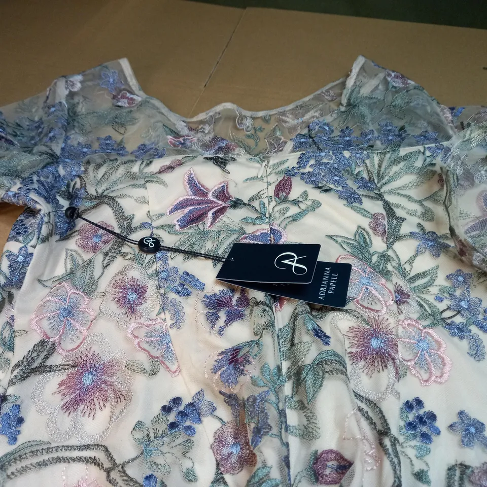 ADRIANNA PAPELL FLORAL EMBROIDED DESIGN DRESS - UK 12
