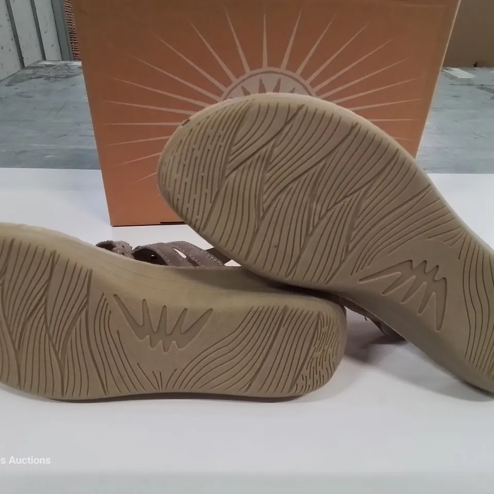 EARTH SPIRIT GENUINE LEATHER PORTLAND SANDALS - UK 6