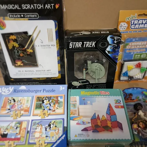 LOT OF 6 ASSORTED TOYS AND GAMES TO INCLUDE MAGNETIC TILES AND BLUEY JIGSAW