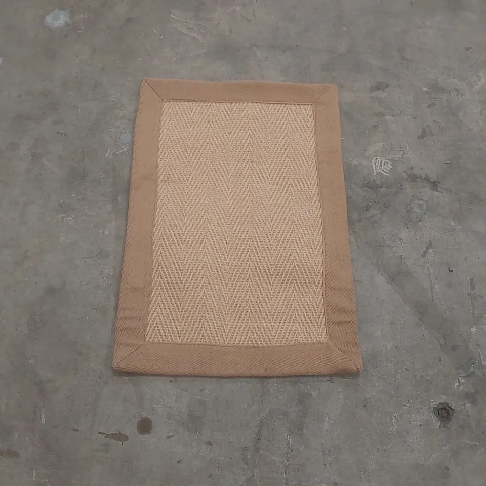 QUALITY DESIGNER DOOR MAT - APPROXIMATELY 60 x 40cm