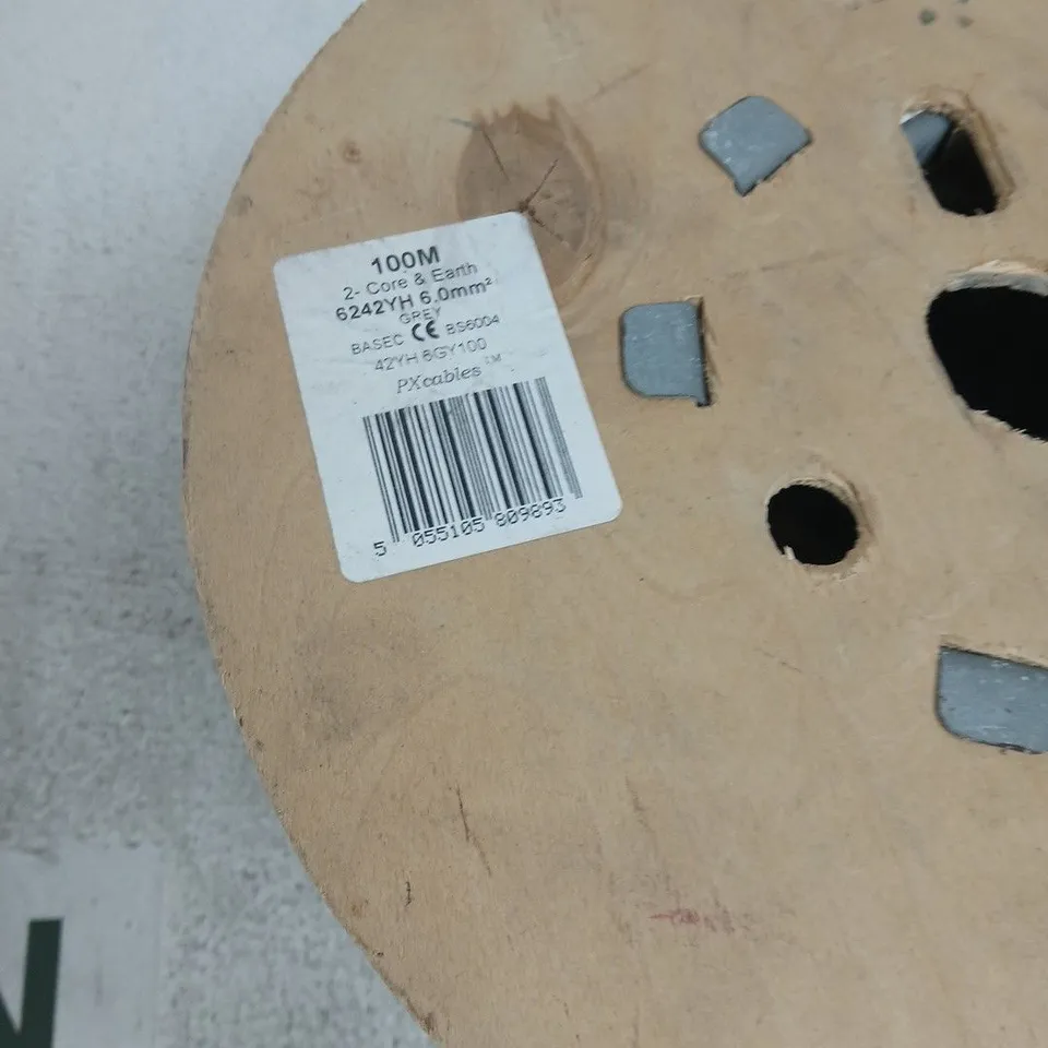 100m 2-core and earth electrical cable, grey, 6mm2, on wooden reel (looks used so cable will no longer be 100m)